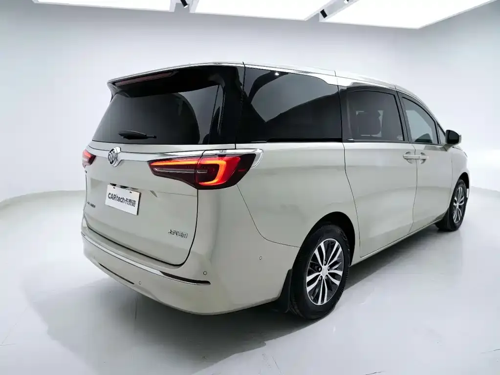 Buick GL8 2022 из CN, фото 2
