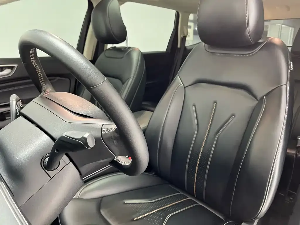 Ford Edge — фото 10