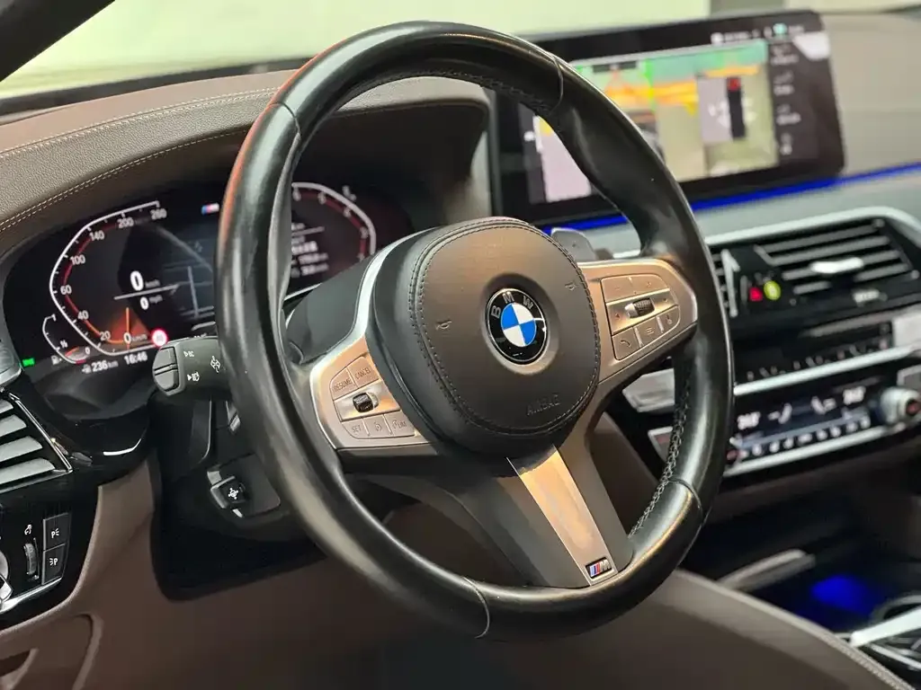 BMW 5 Series 2023 из CN, фото 7