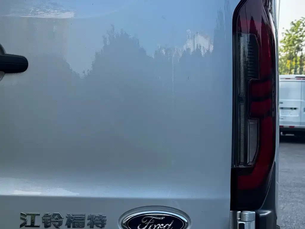 Ford Transit 2024 из CN, фото 5