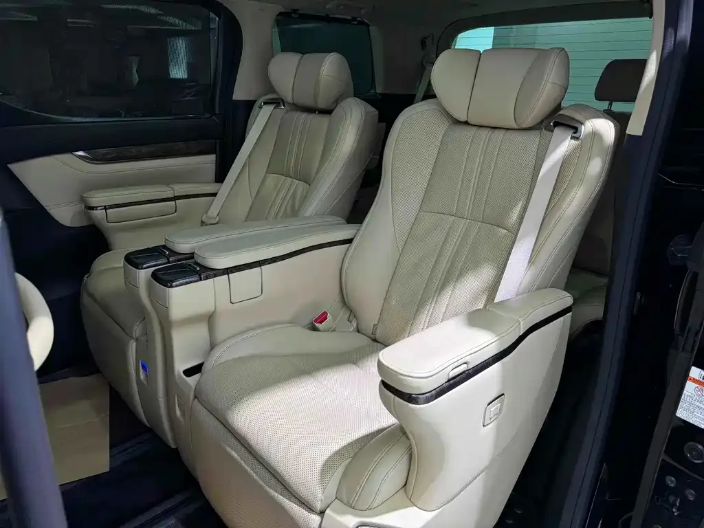 Toyota Vellfire 2021 из CN, фото 10