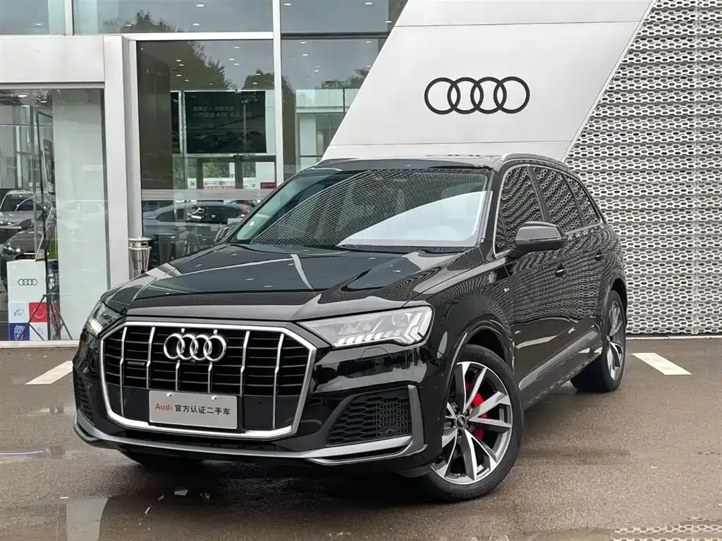 Audi Q7 — фото 1
