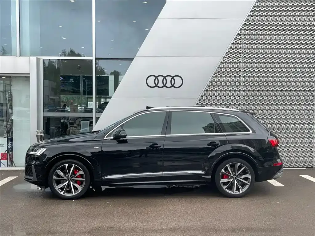 Audi Q7 — фото 3