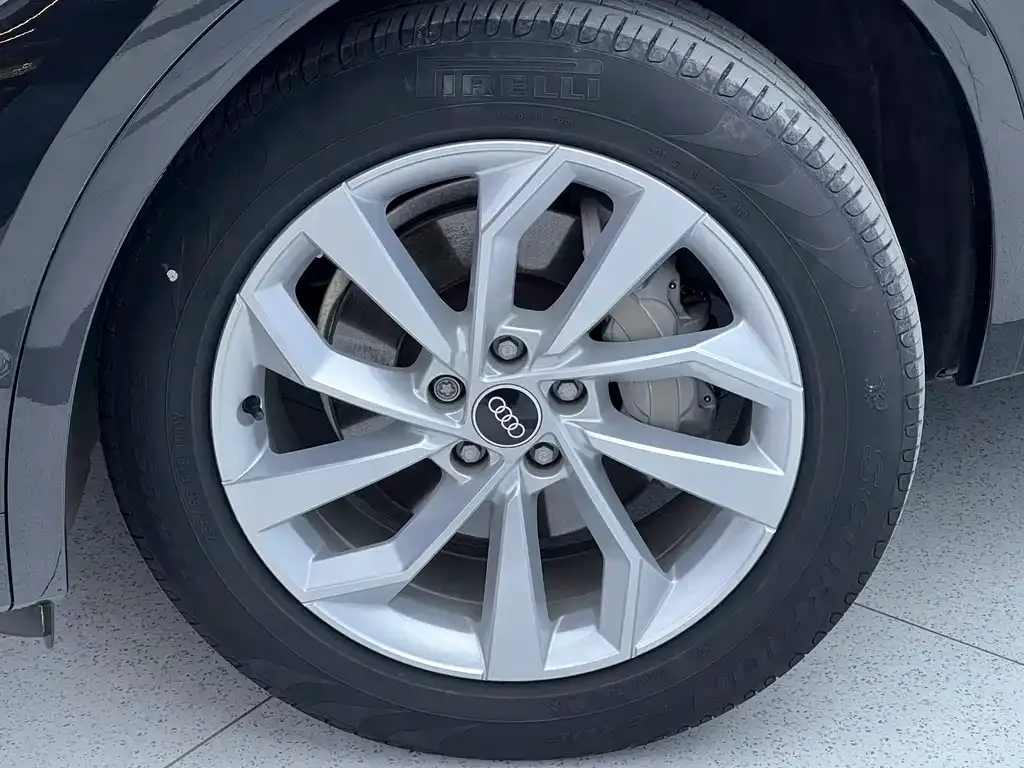 Audi Q5L 2022 из CN, фото 7