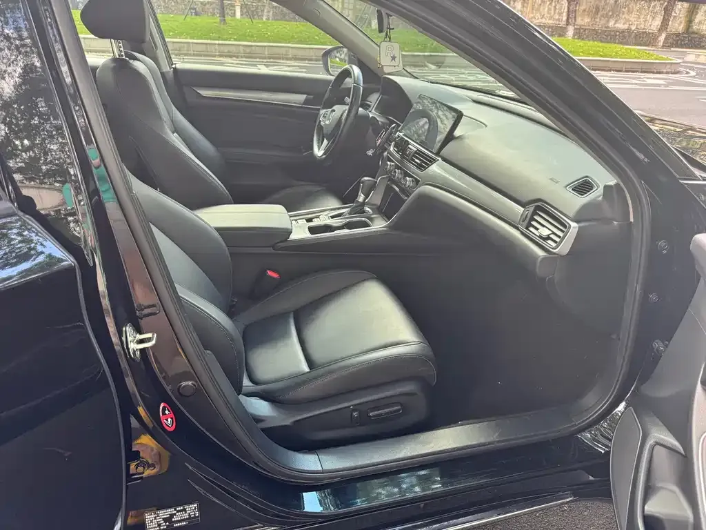 Honda Accord 2023 из CN, фото 10