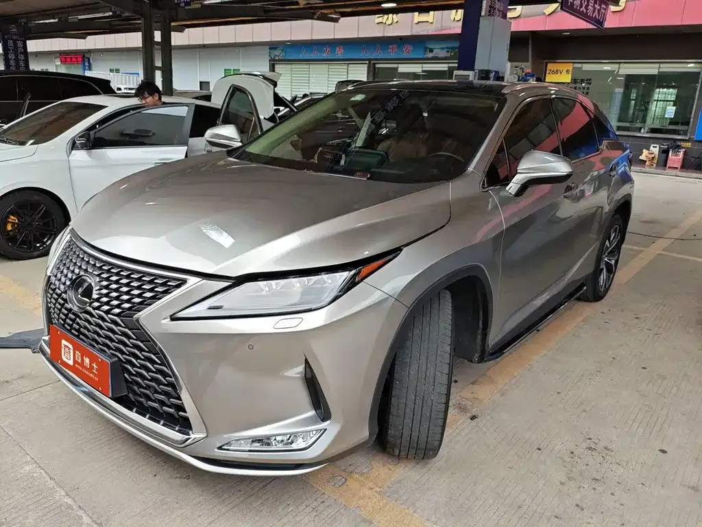 Lexus RX — фото 1