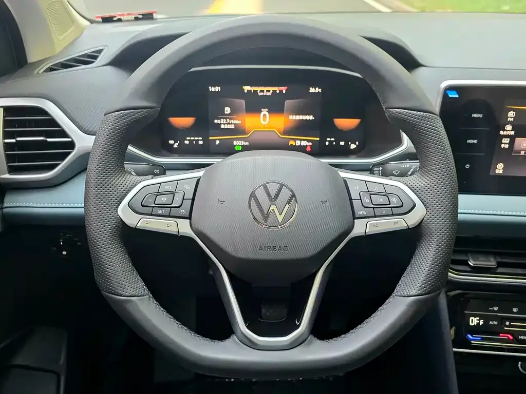 Volkswagen Tharu — фото 10