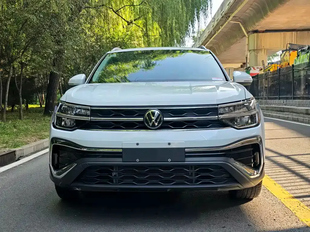 Volkswagen Tharu — фото 2