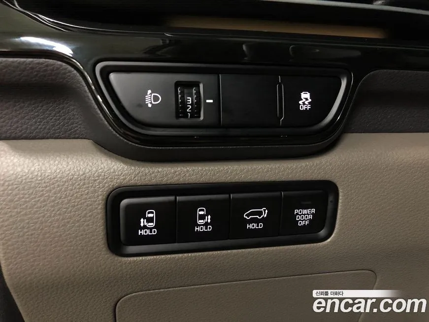 Kia Carnival — фото 10