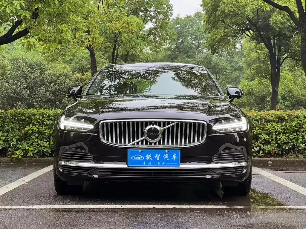 Volvo S90 PHEV 2023 из CN, фото 2