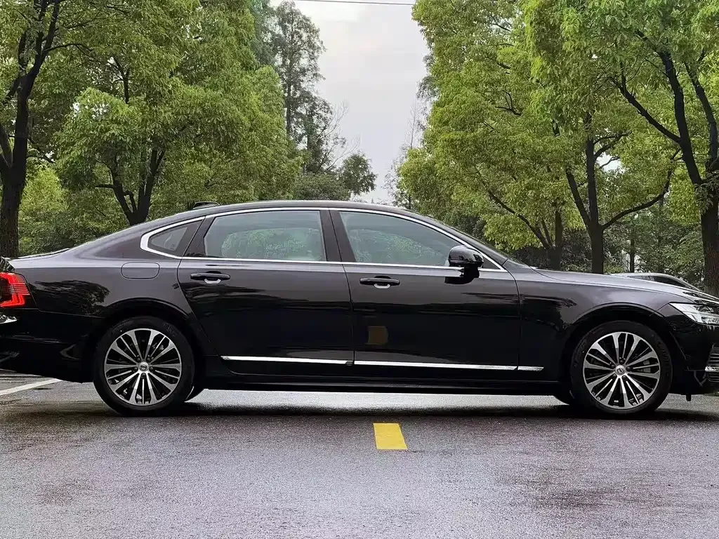 Volvo S90 PHEV 2023 из CN, фото 4