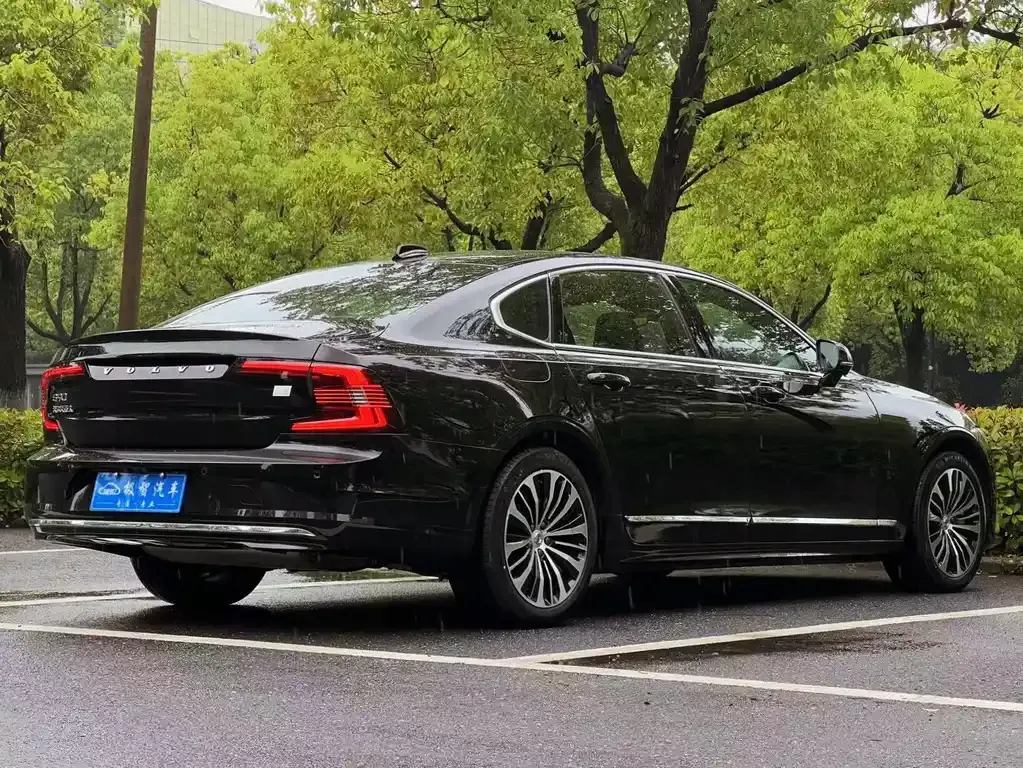 Volvo S90 PHEV 2023 из CN, фото 5