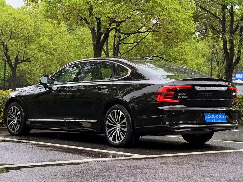 Volvo S90 PHEV 2023 из CN, фото 7