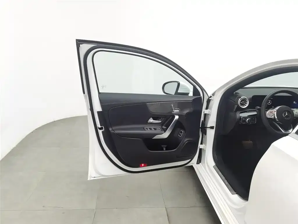Mercedes-Benz A-Class 2022 из CN, фото 8