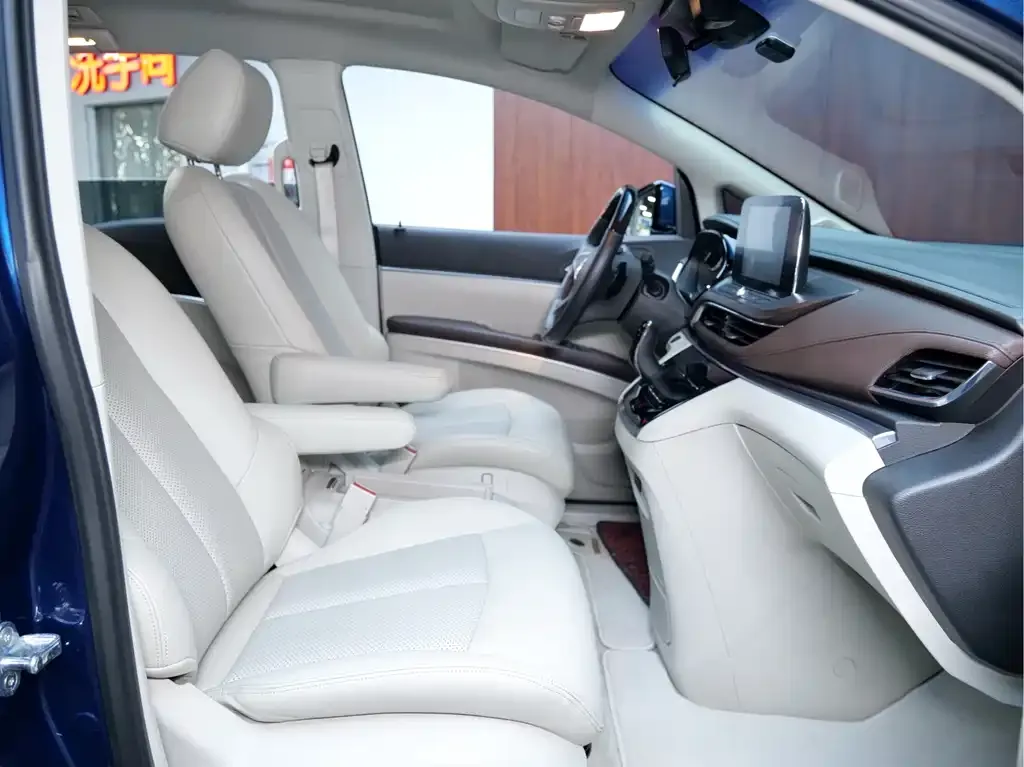 Buick GL8 2023 из CN, фото 4