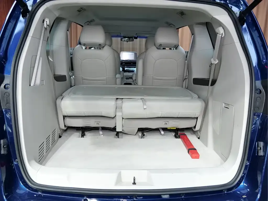 Buick GL8 2023 из CN, фото 8