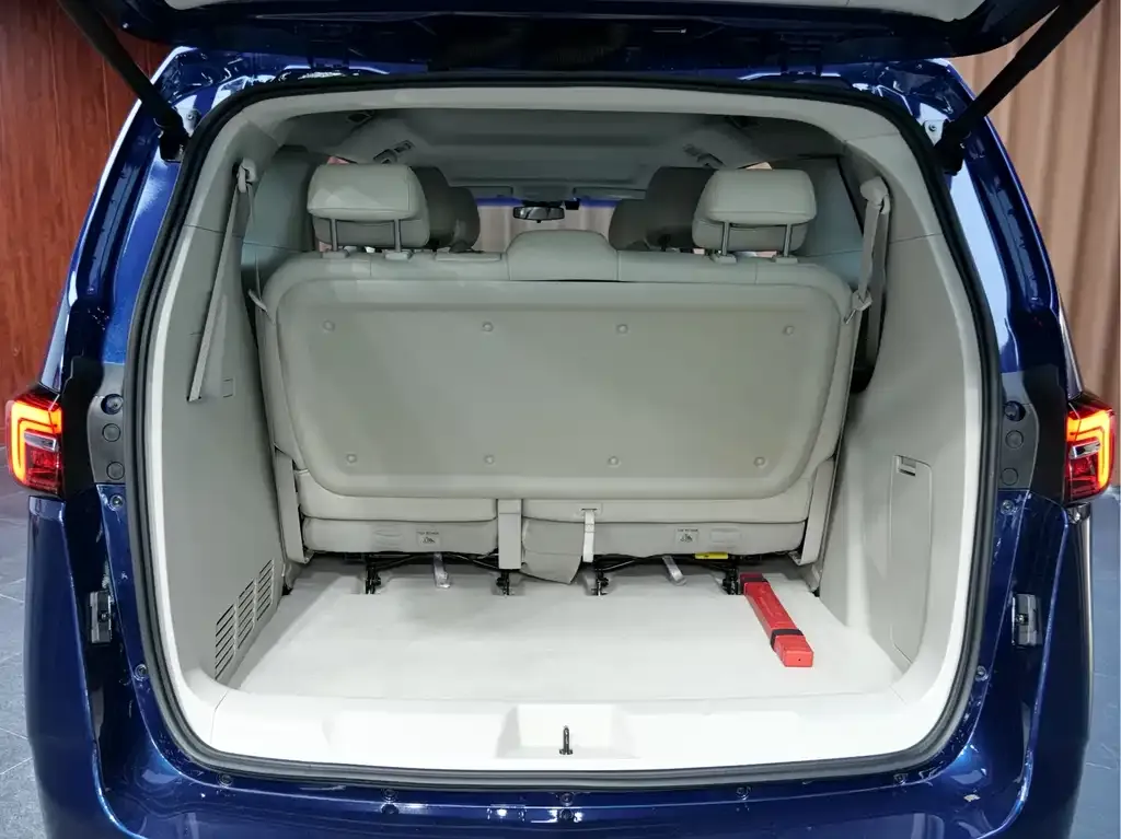 Buick GL8 2023 из CN, фото 9