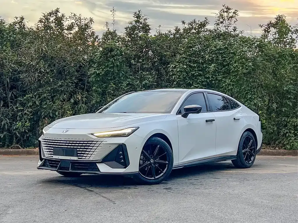 Changan UNI-V 2022 из CN, фото 1