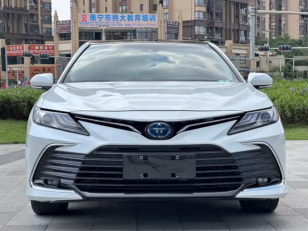 Toyota Camry 2021 из CN, фото 2