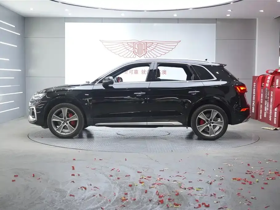 Audi Q5L 2021 из CN, фото 2
