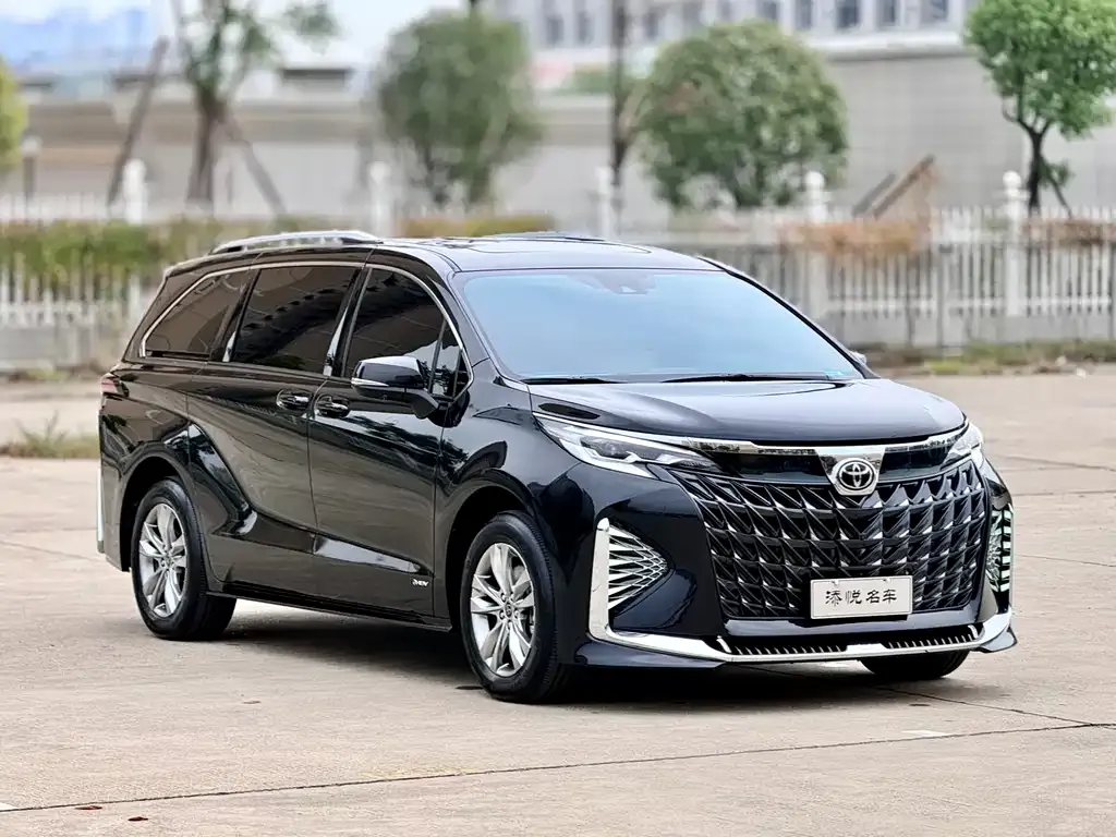 Toyota Sienna — фото 2
