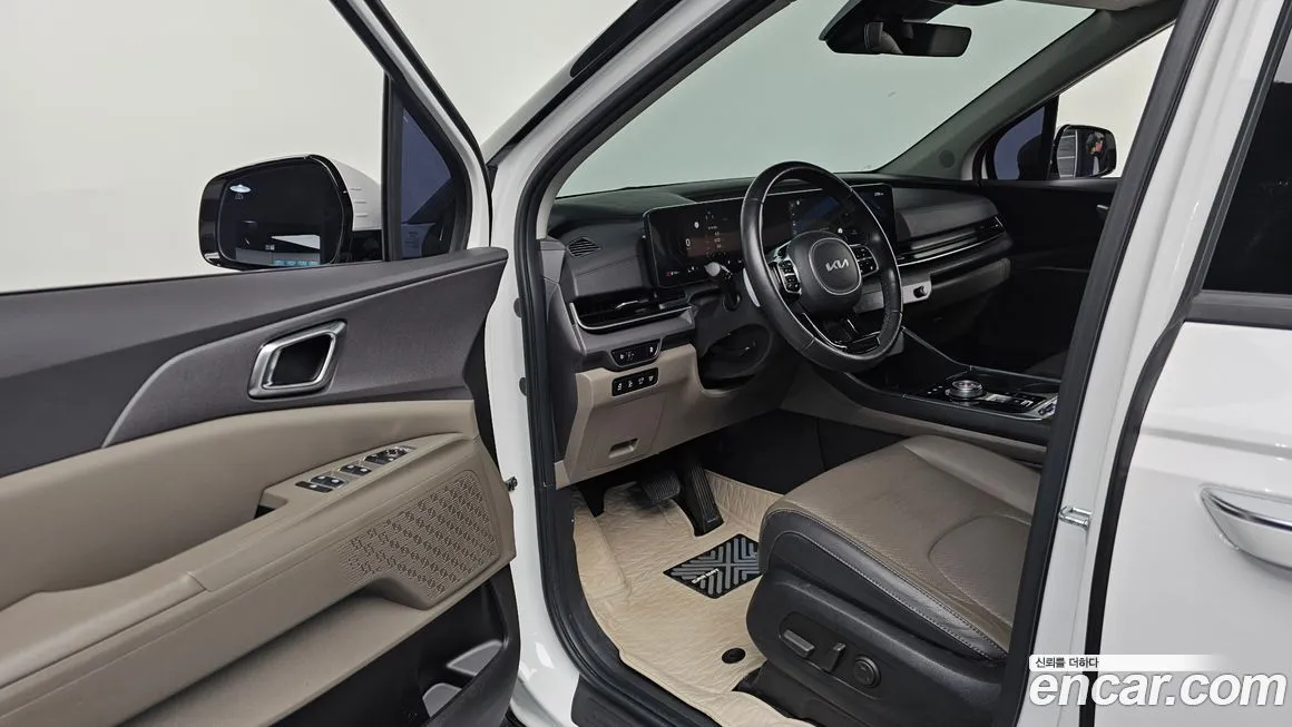 Kia Carnival — фото 10