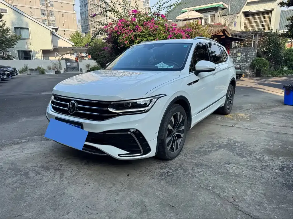 Volkswagen Tiguan L 2023 из CN, фото 1
