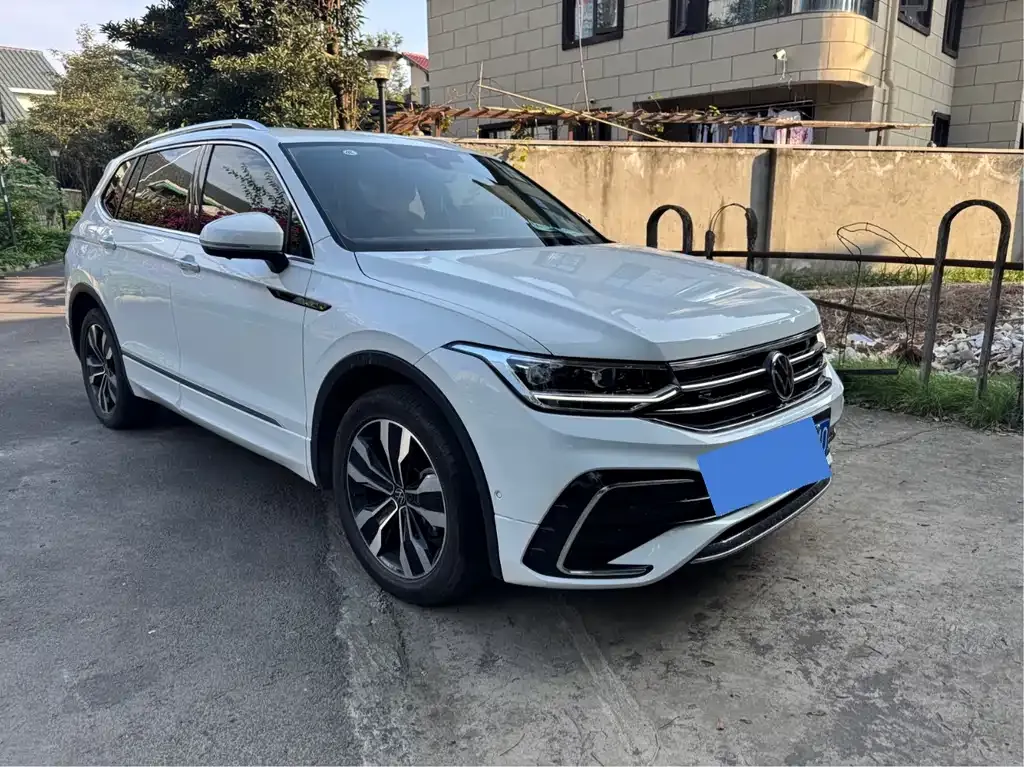 Volkswagen Tiguan L 2023 из CN, фото 3