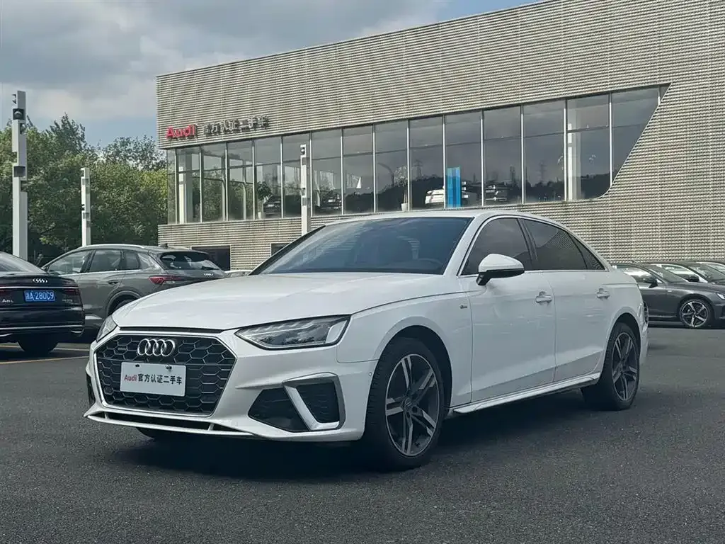 Audi A4L 2021 из CN, фото 1