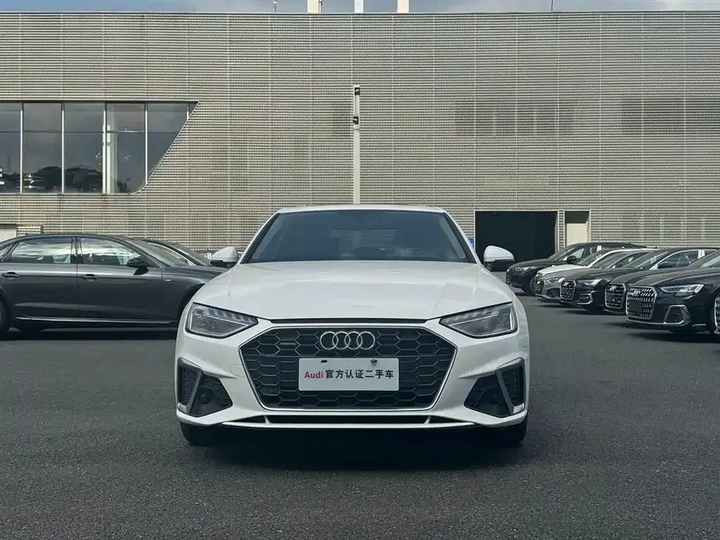Audi A4L 2021 из CN, фото 2