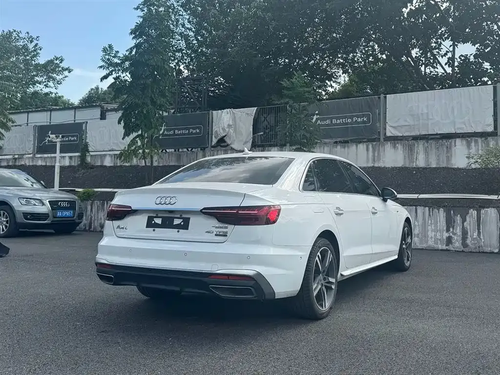 Audi A4L 2021 из CN, фото 6