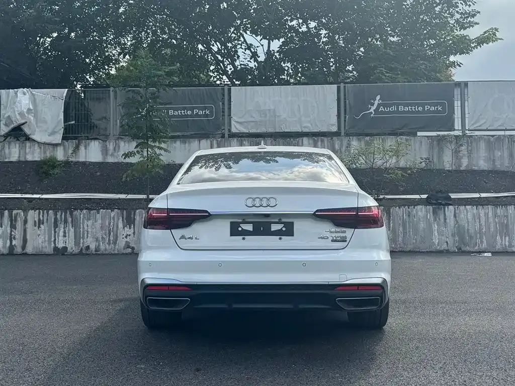 Audi A4L 2021 из CN, фото 7