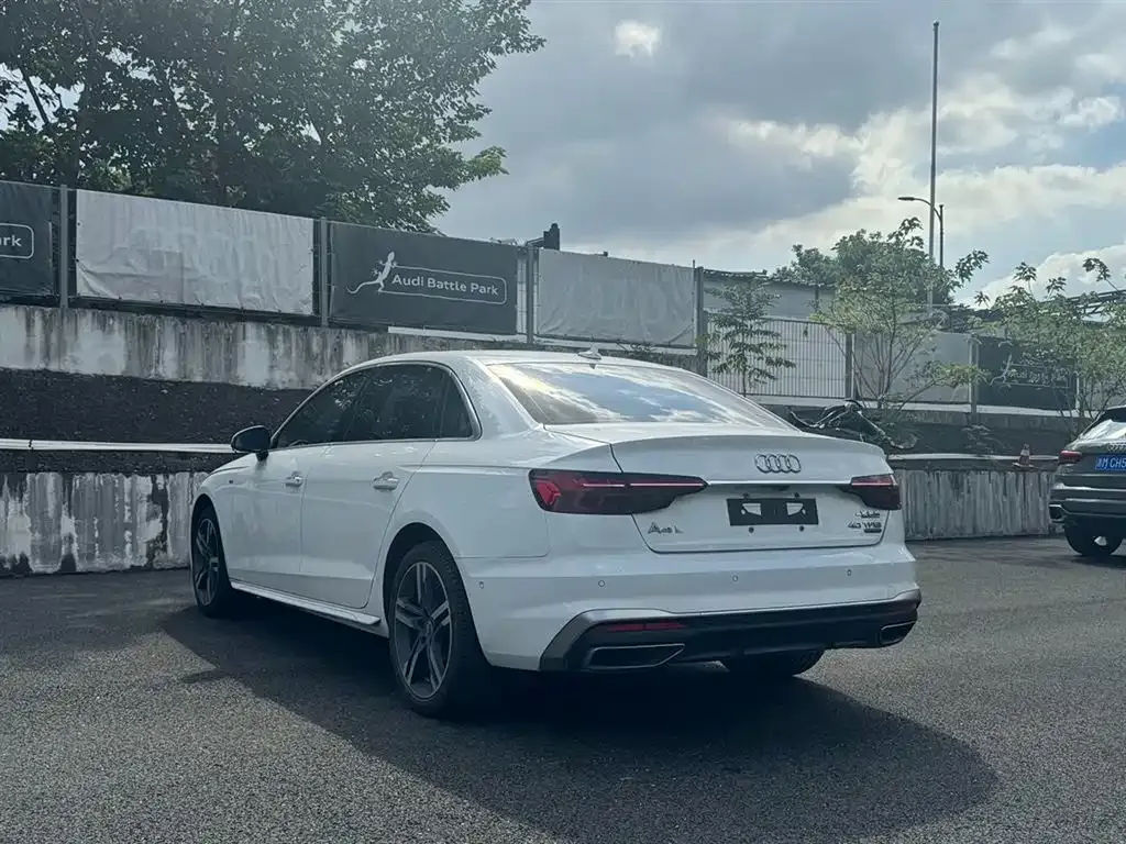 Audi A4L 2021 из CN, фото 8