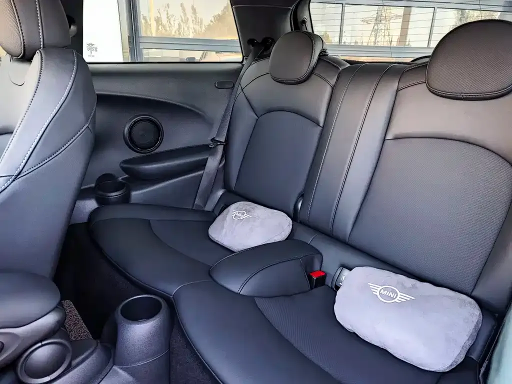 MINI Cooper (3-door) 2024 из CN, фото 8