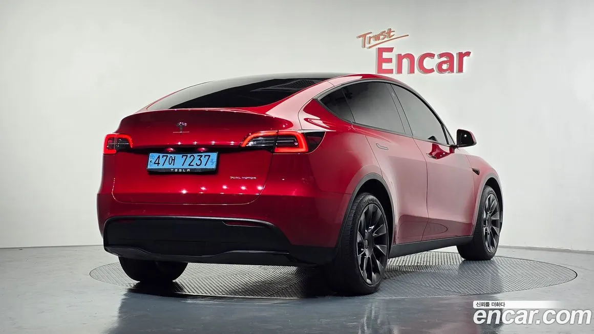 Tesla Model Y — фото 2