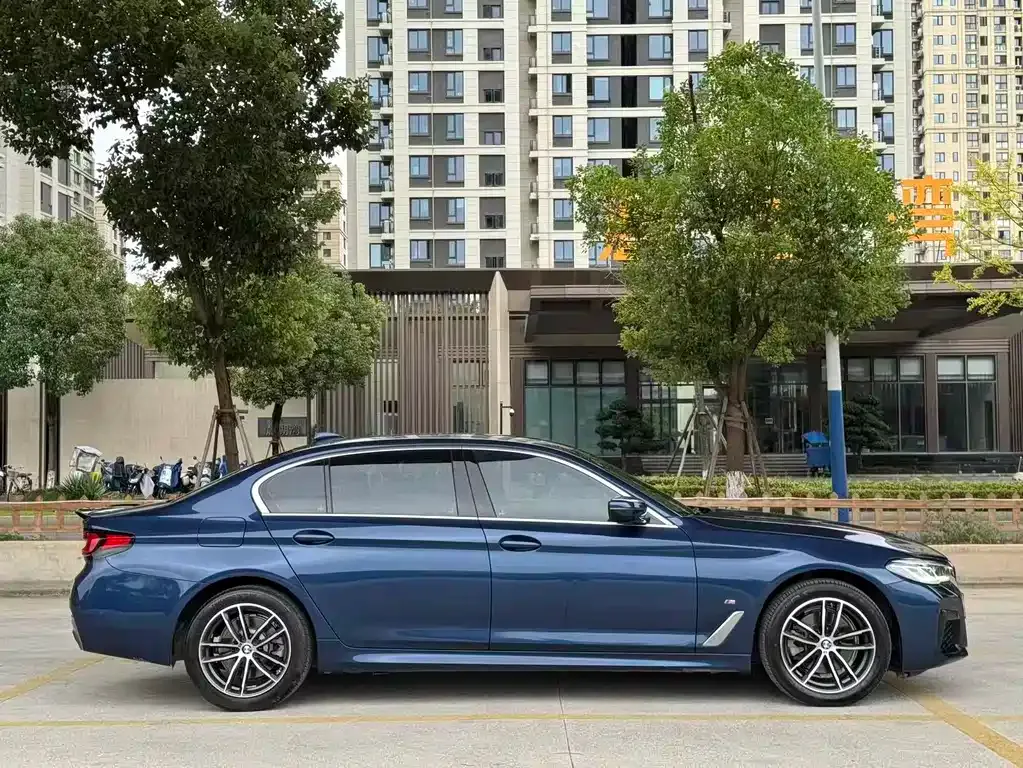 BMW 5 Series — фото 10
