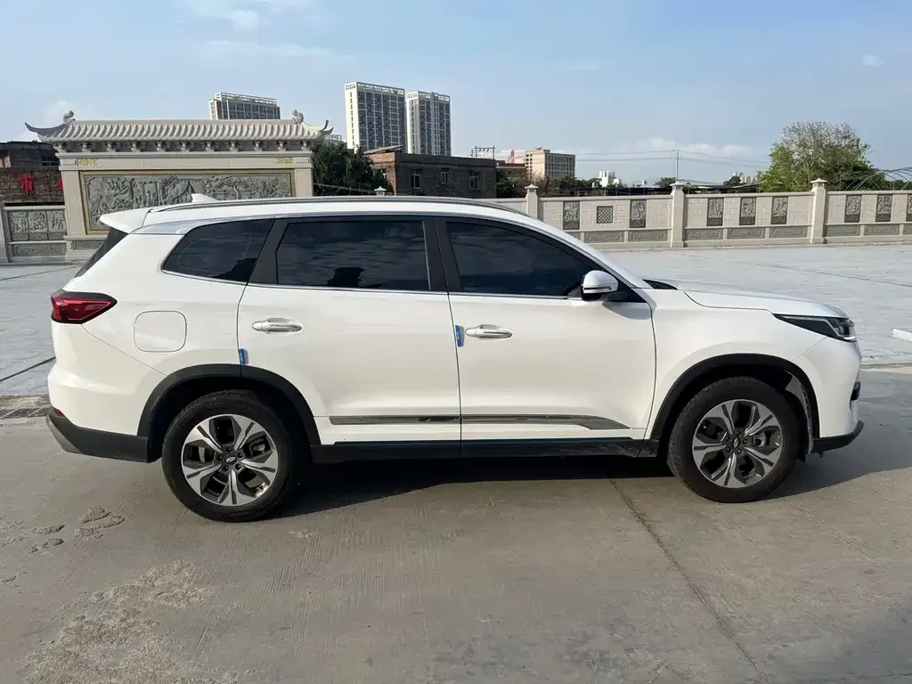 Chery Tiggo 8 PRO NEV — фото 10