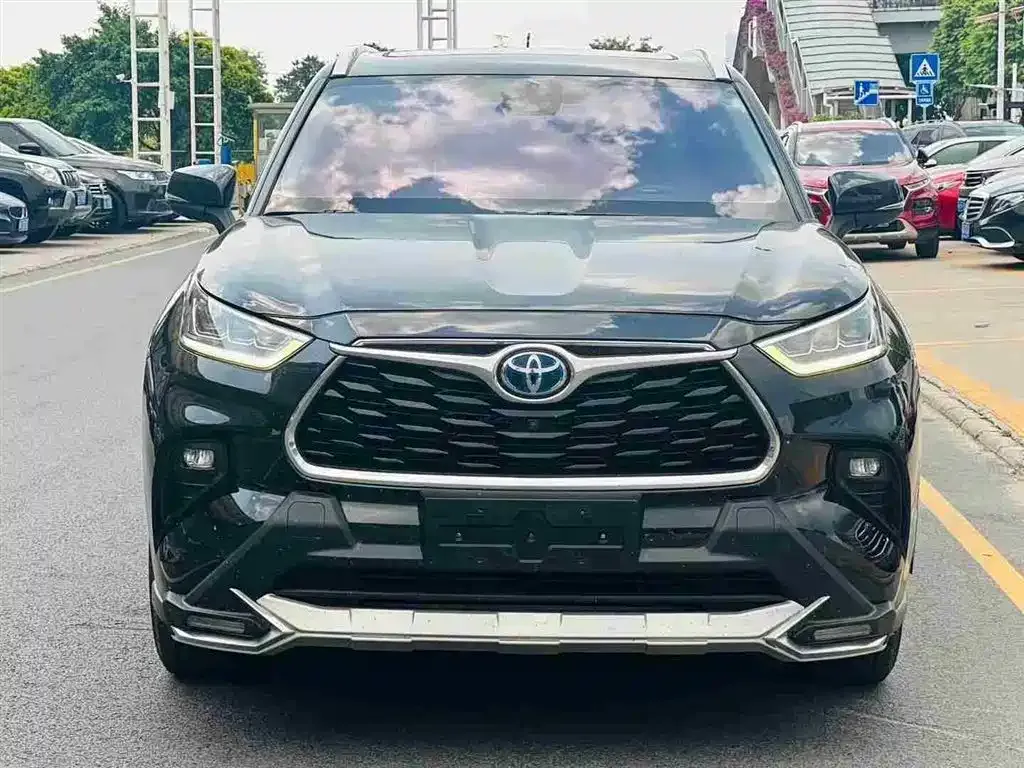 Toyota Highlander — фото 2