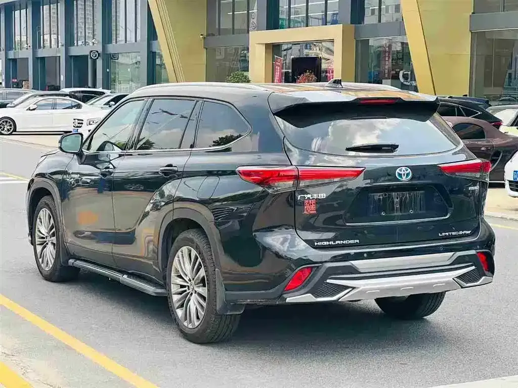 Toyota Highlander — фото 7