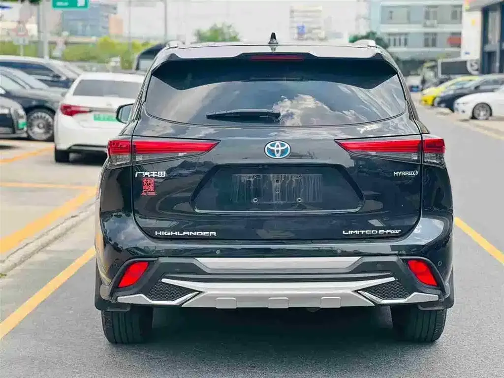 Toyota Highlander — фото 8
