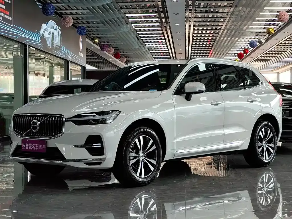 Volvo XC60 2024 из CN, фото 1