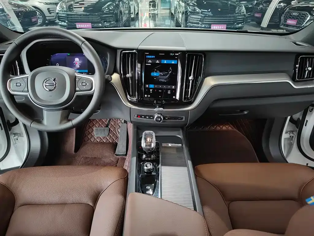 Volvo XC60 2024 из CN, фото 7