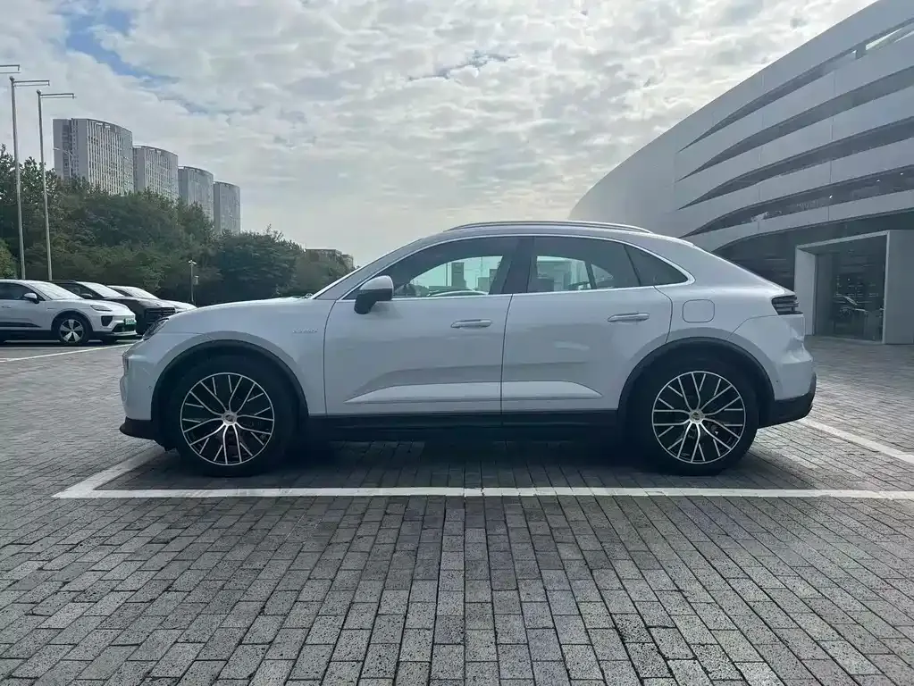 Porsche Macan EV — фото 6