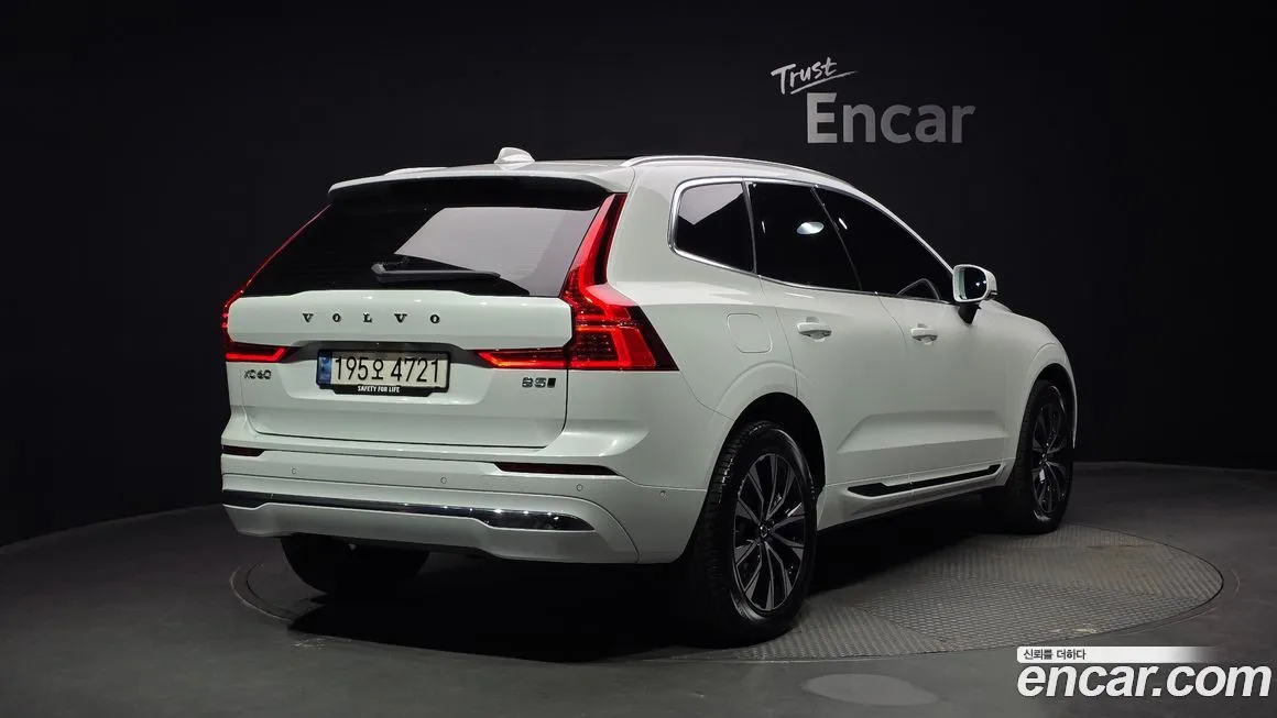 Volvo XC60 — фото 2