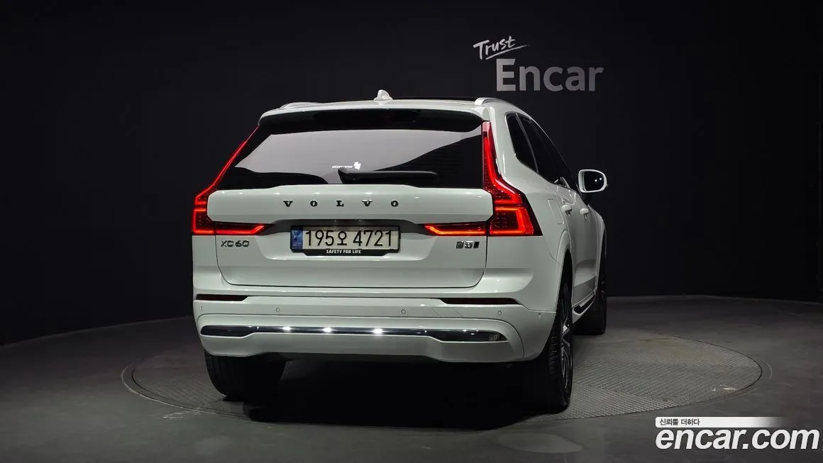 Volvo XC60 — фото 4