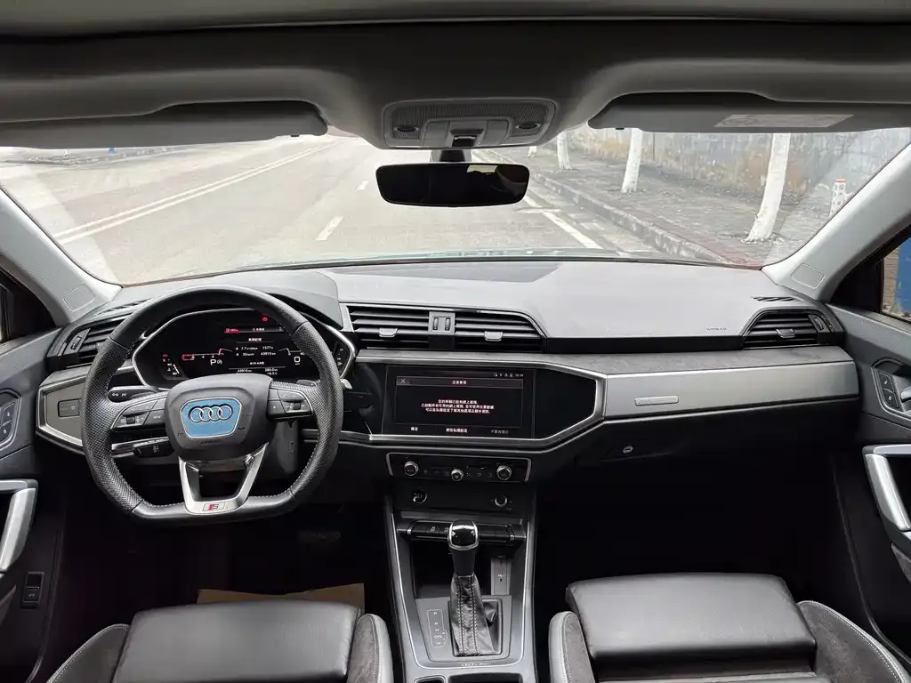 Audi Q3 Sportback 2022 из CN, фото 4