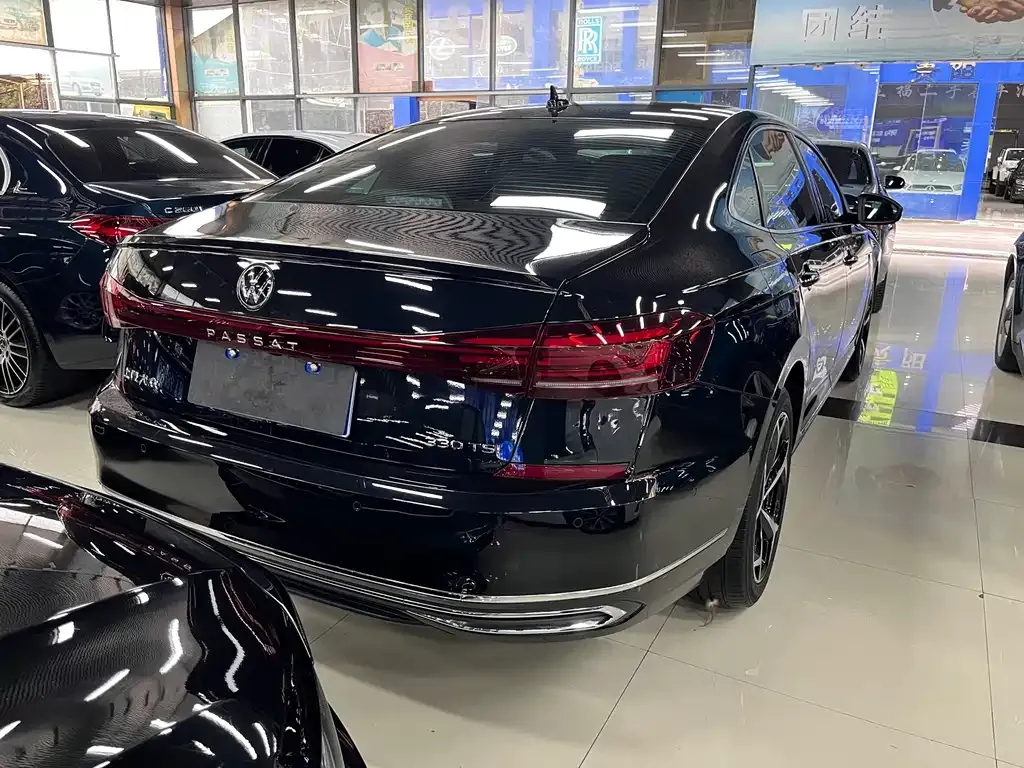 Volkswagen Passat — фото 4