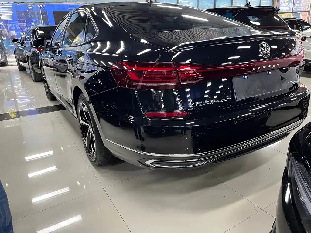 Volkswagen Passat — фото 6
