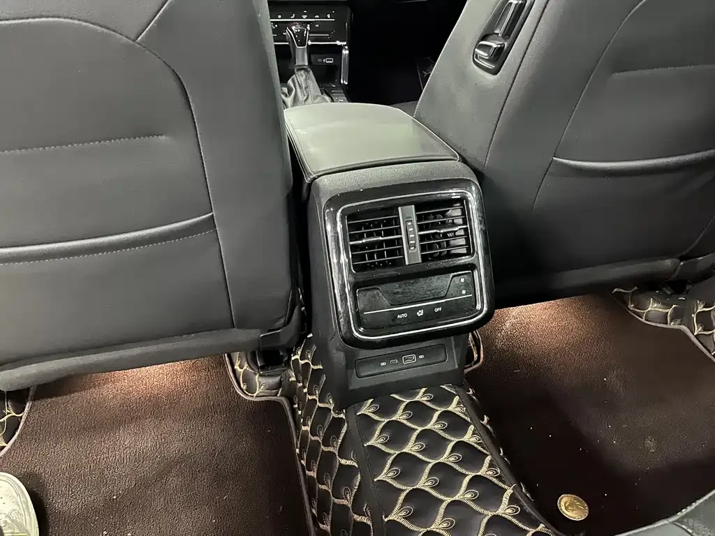 Volkswagen Passat — фото 9