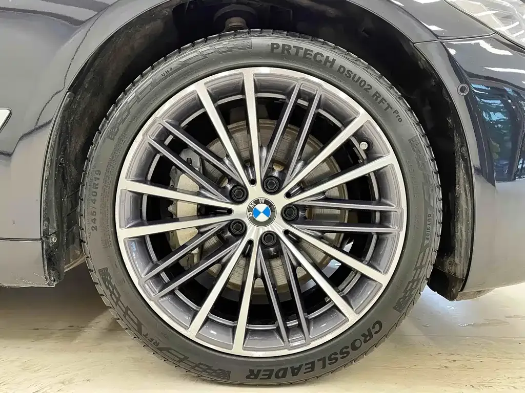 BMW 5 Series 2023 из CN, фото 4